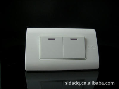 外貿(mào)美式墻壁開關(guān)插座 卡賓斯基118型純白二位開關(guān)，品質(zhì)與設(shè)計(jì)的融合