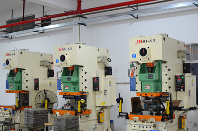 生產(chǎn)設(shè)備與機(jī)械設(shè)備 現(xiàn)代工業(yè)的支柱